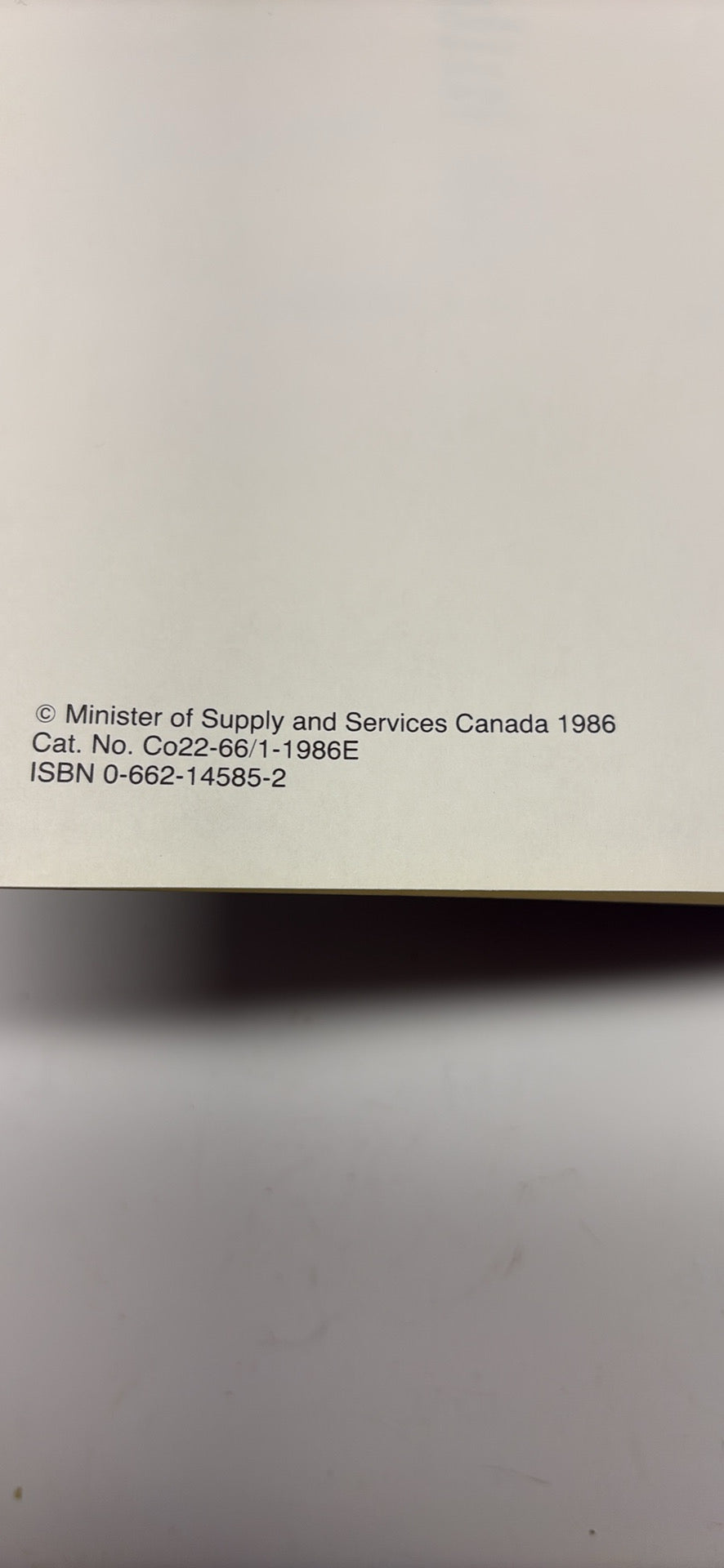 Vintage 1976 A Guide for the Radiotelephone Operator - Maritime