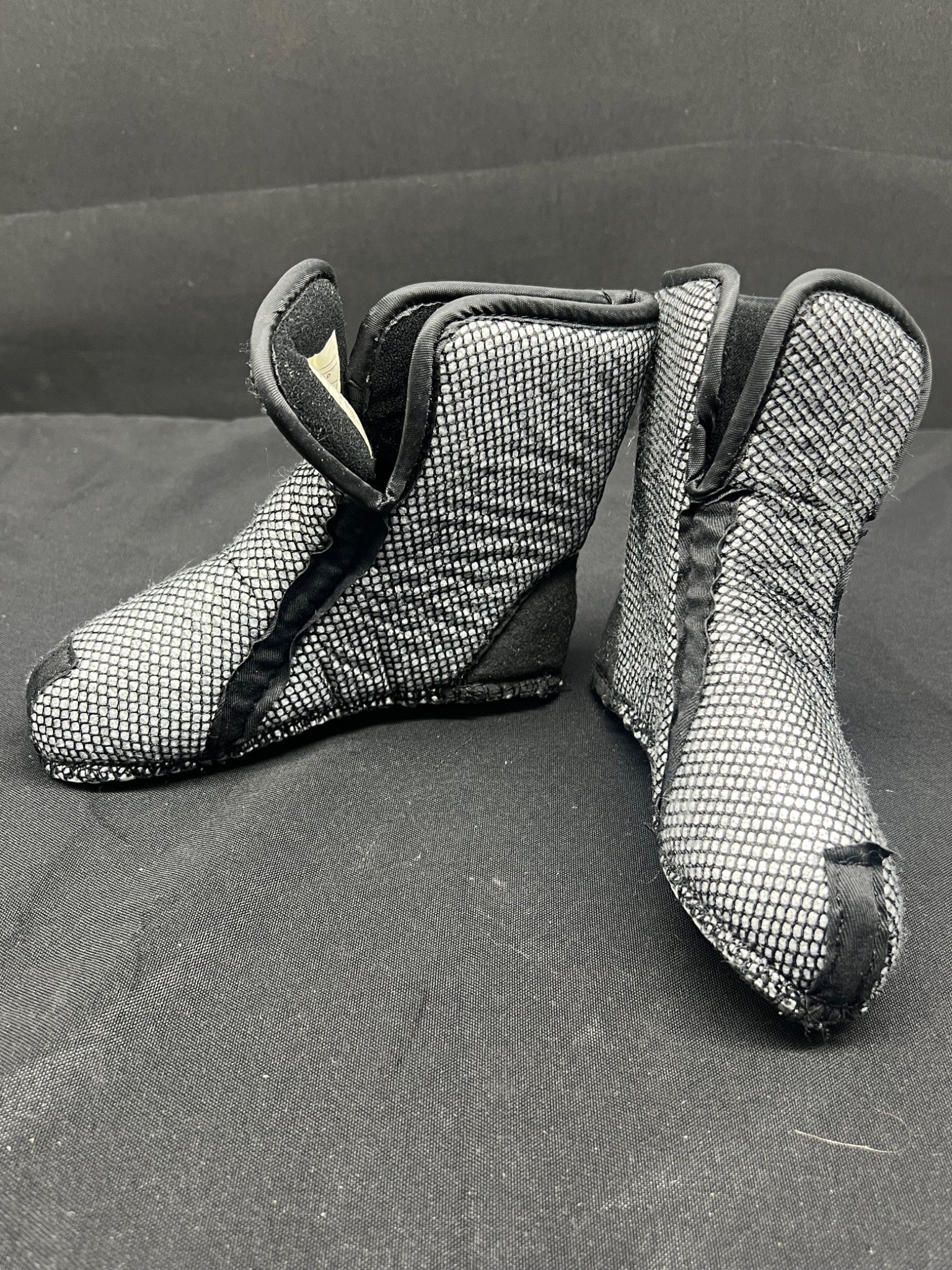 -40 Kids Size 11 Slip-On Boots