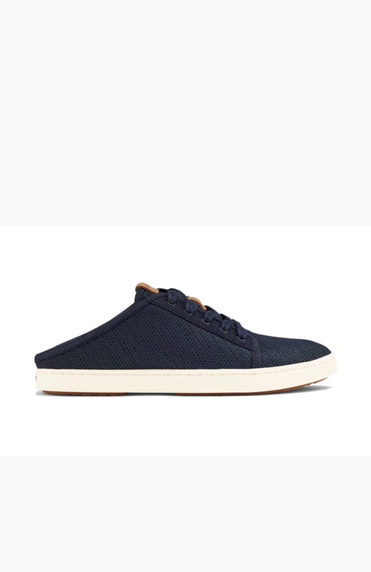 Navy blue sneaker with white sole on a white background