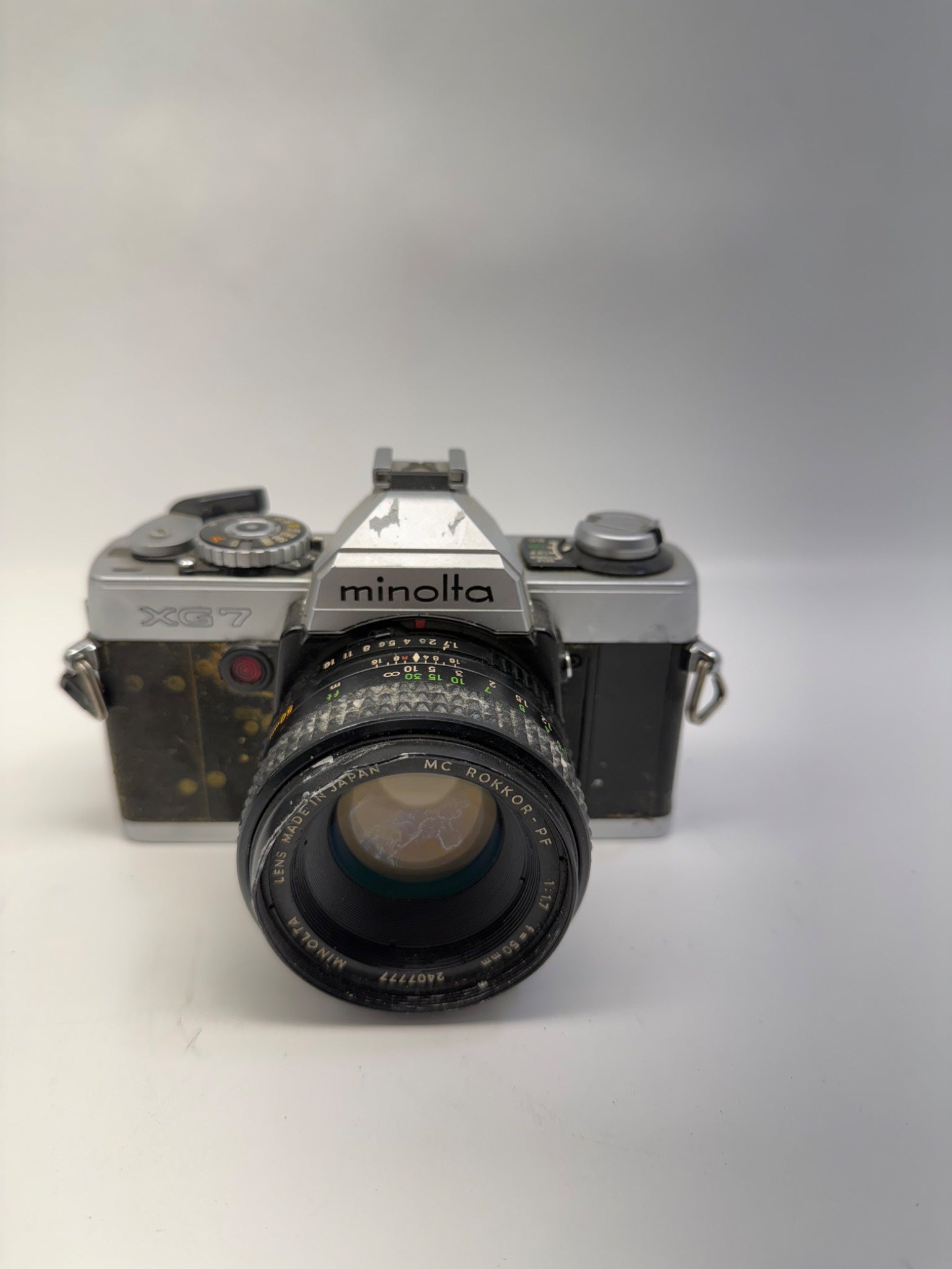 Minolta XG7 35mm Film Camera with Lens