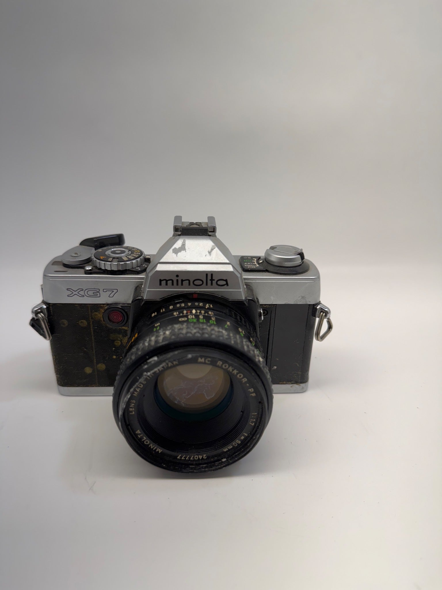 Minolta XG7 35mm Film Camera with Lens
