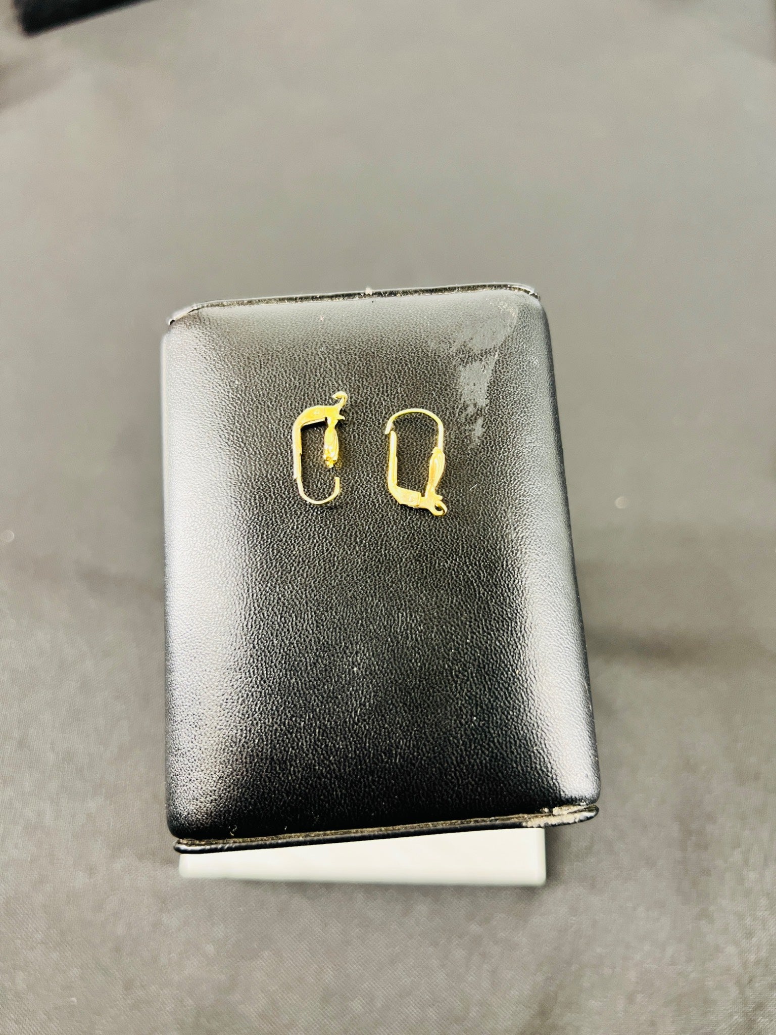 18K Gold Hoop Earrings, 0.9g