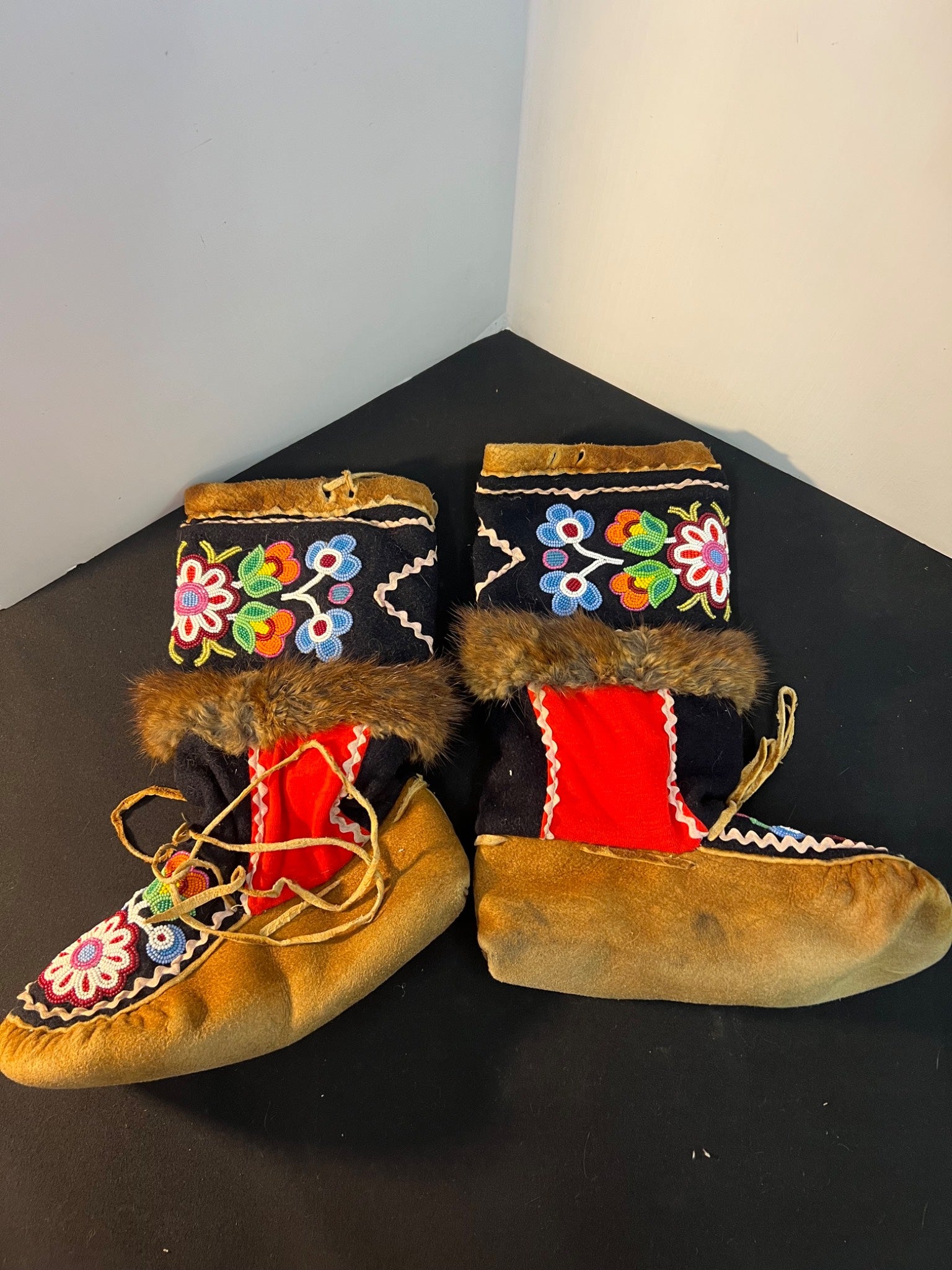 Vintage Indigenous Beaded Moccasins with Fur Trim