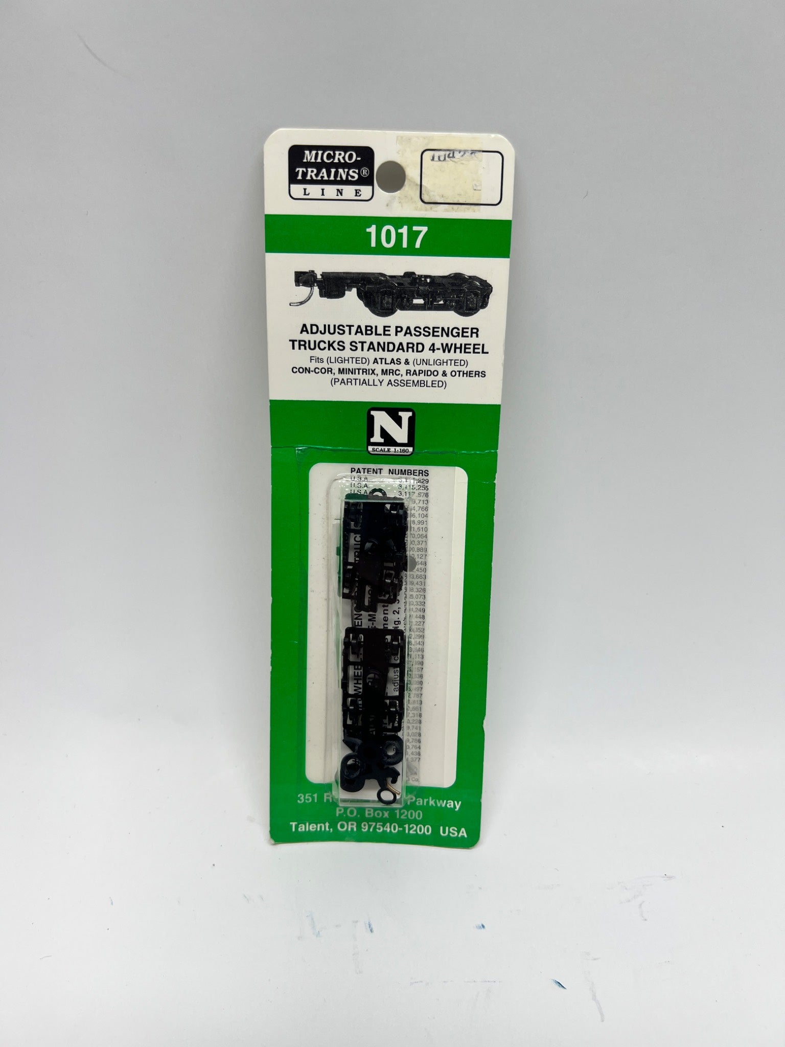 Micro-Trains N Scale 4-Wheel Passenger Trucks with Couplers (1017) – NOS