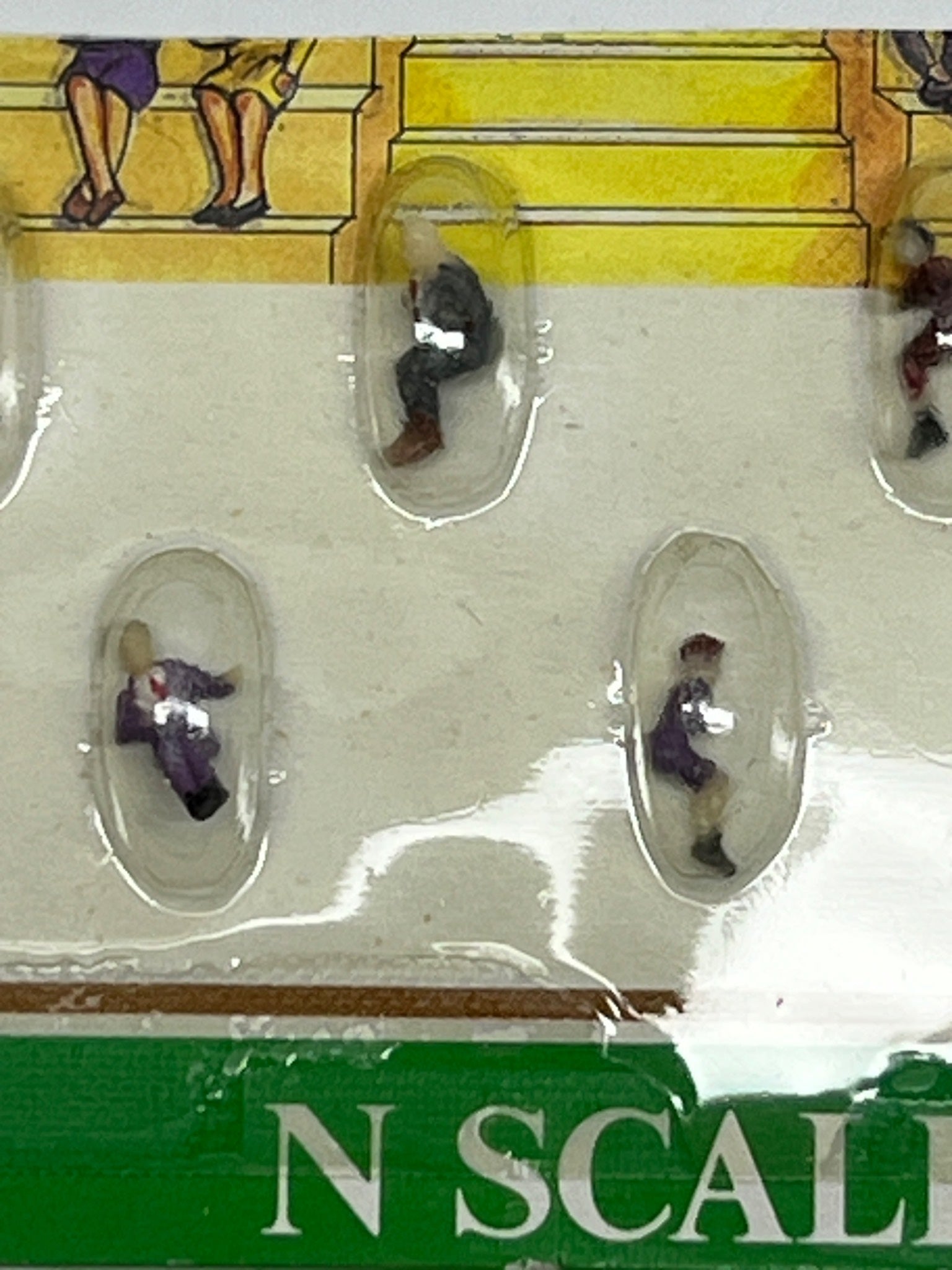 Preiser N Scale Station Service Crew – 8 Hand-Painted Figures – NO