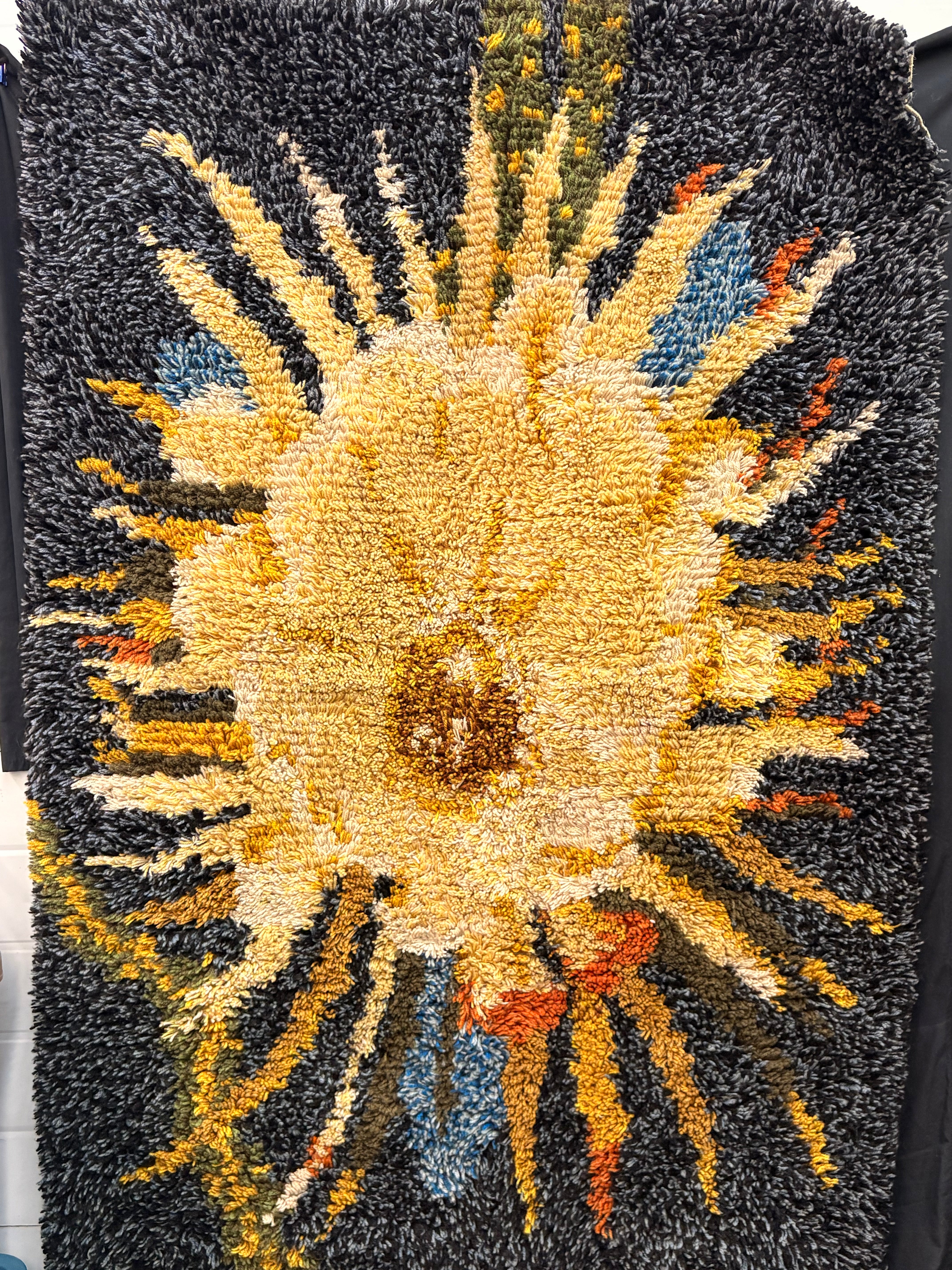 A Finnish long pile ryijy rug designed by Kuortaneen Kotikutomo