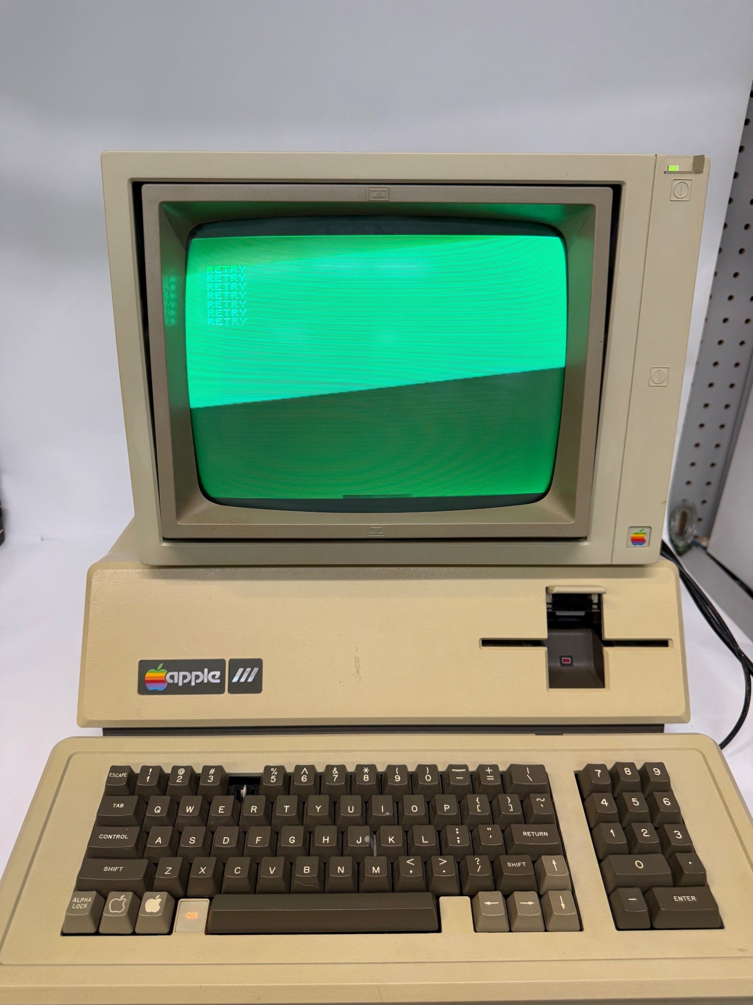 Vintage 1980 Apple III Computer – Powers On & Seeks – Made in USA