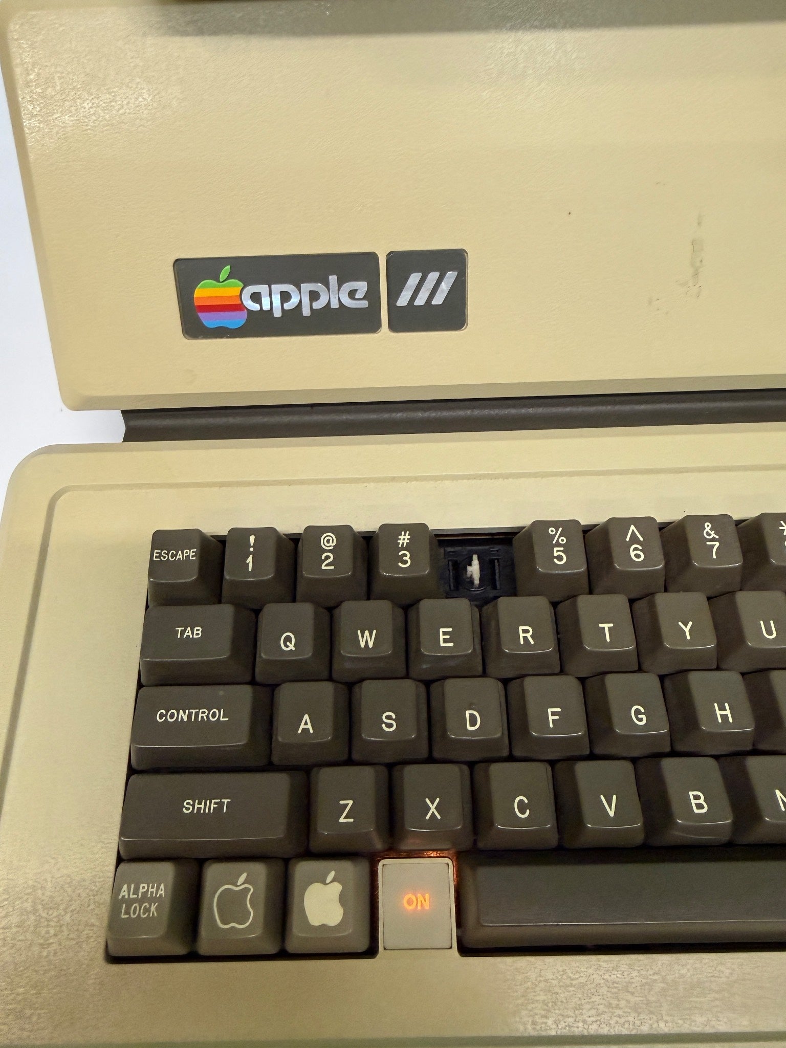 Vintage 1980 Apple III Computer – Powers On & Seeks – Made in USA
