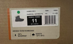 Label on a cardboard box with shoe size information and product details.