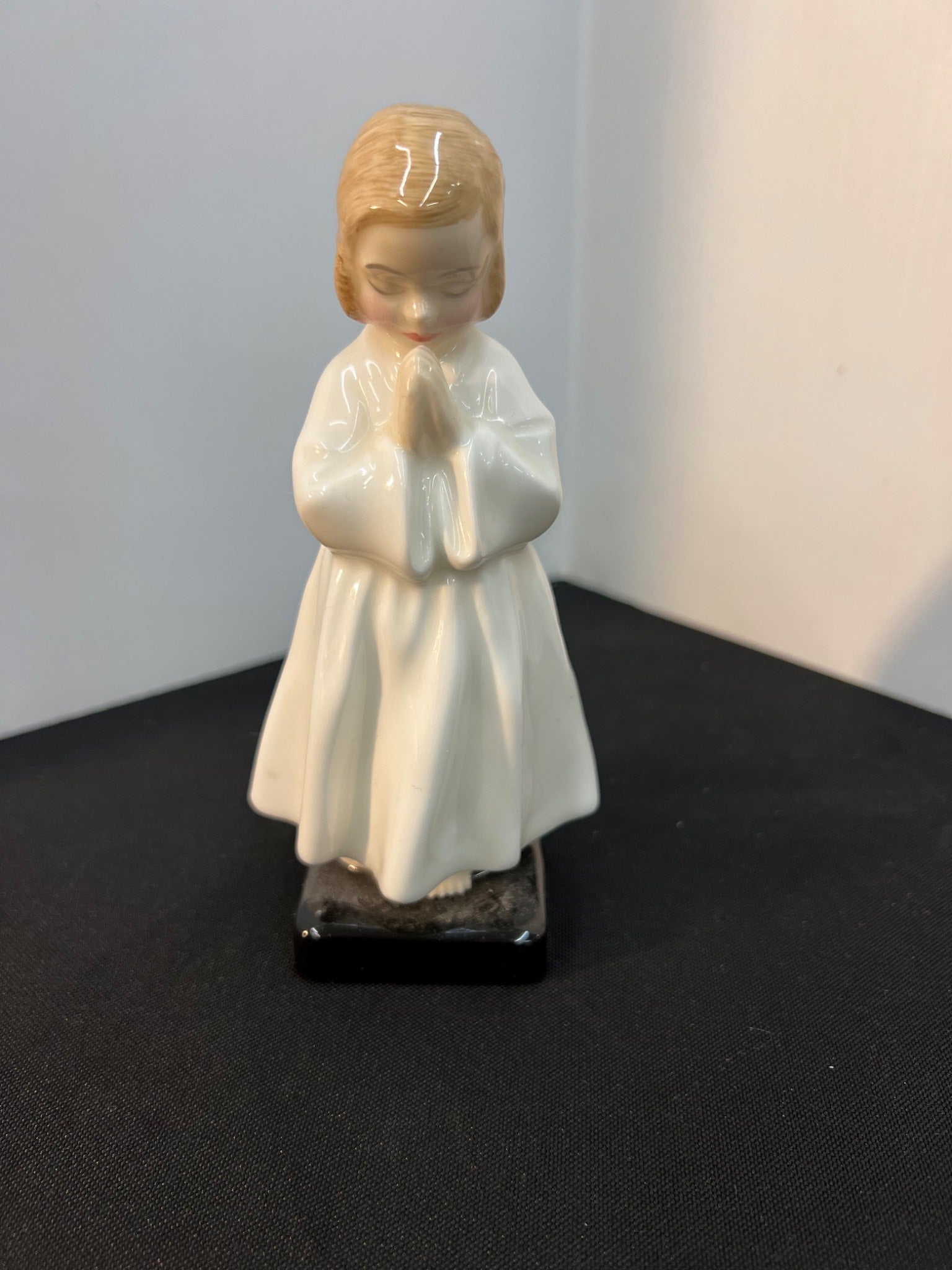 Royal Doulton Figurine ‘Bedtime’ HN1978