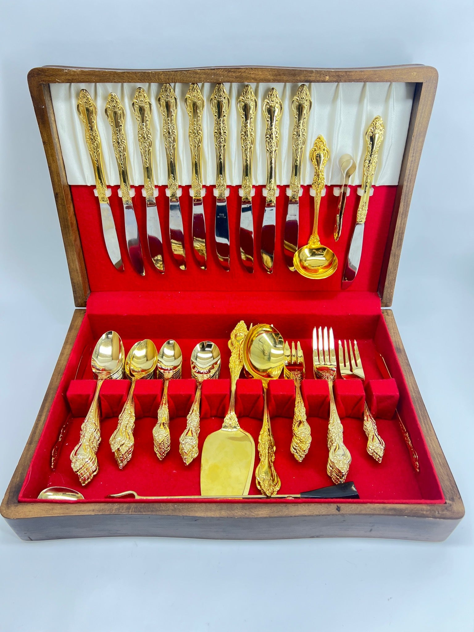 Northcraft, "Royal Gold" 83 piece Flatware Set in Wooden Case