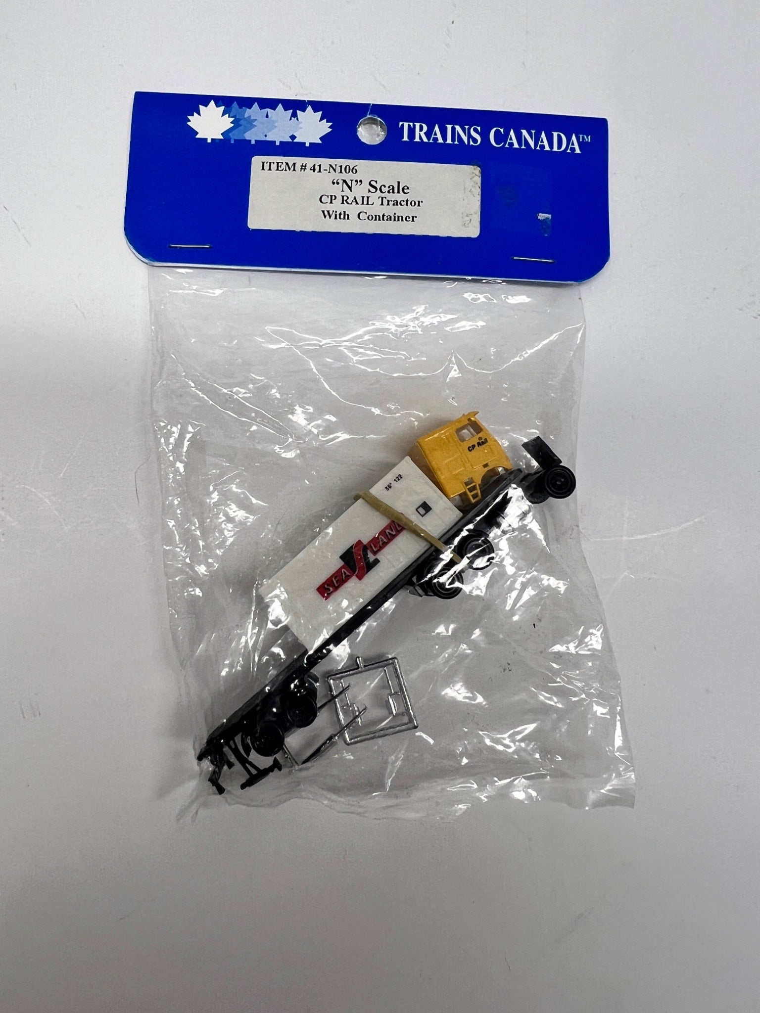 Trains Canada N Scale CP Rail Tractor with Sea-Land Container – New in Bag