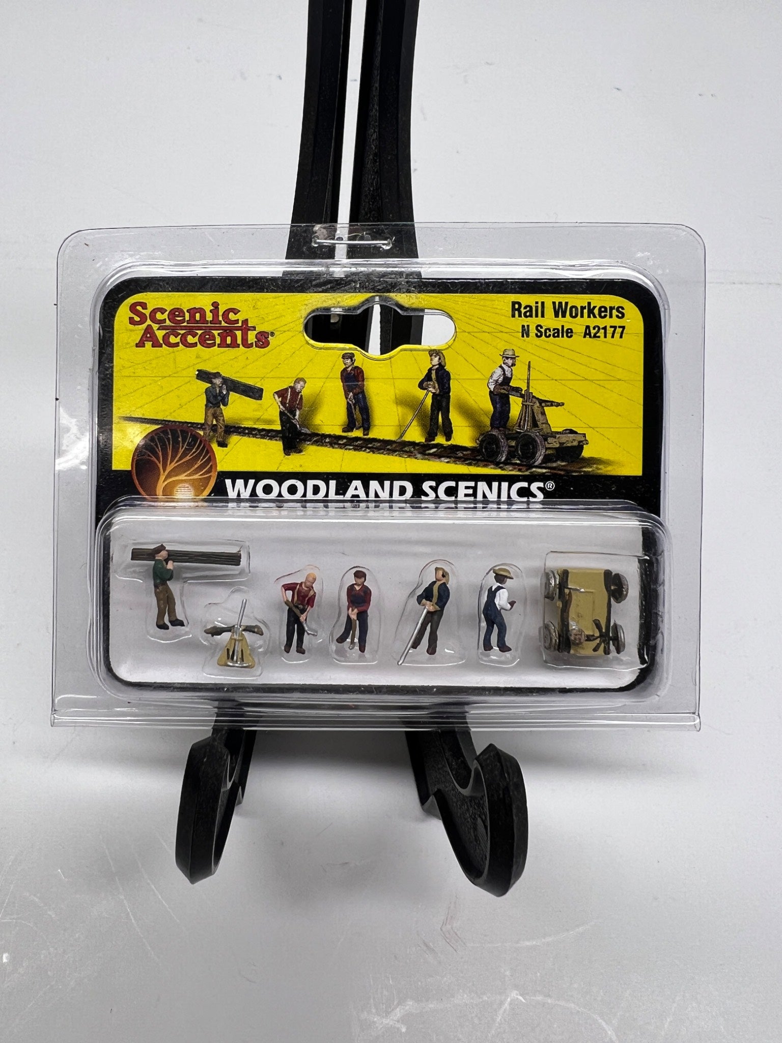 Woodland Scenics N Scale Rail Workers (A2177) – Scenic Accents Figures – New