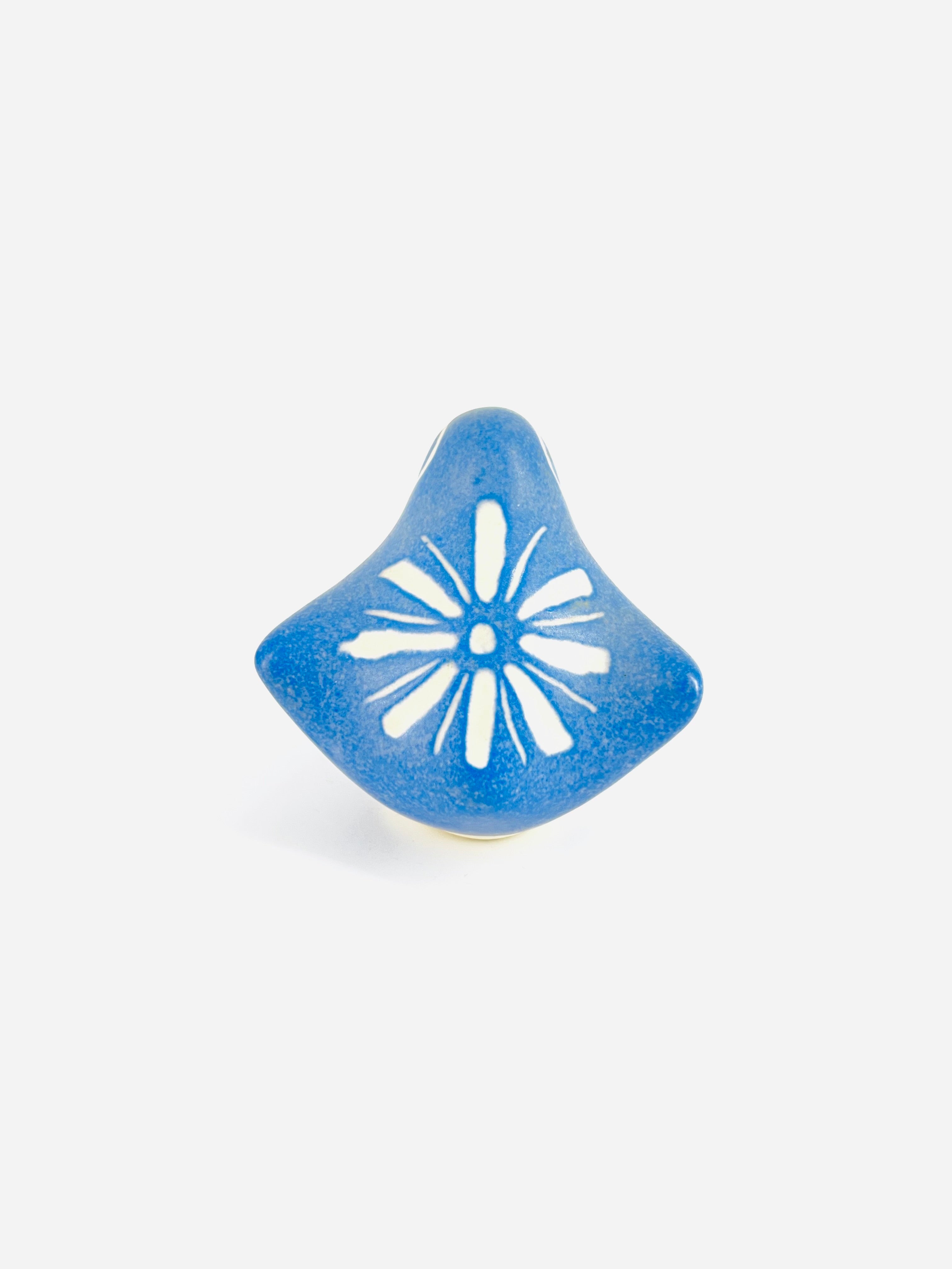 Strawberry Hill Blue Bird Wings Out