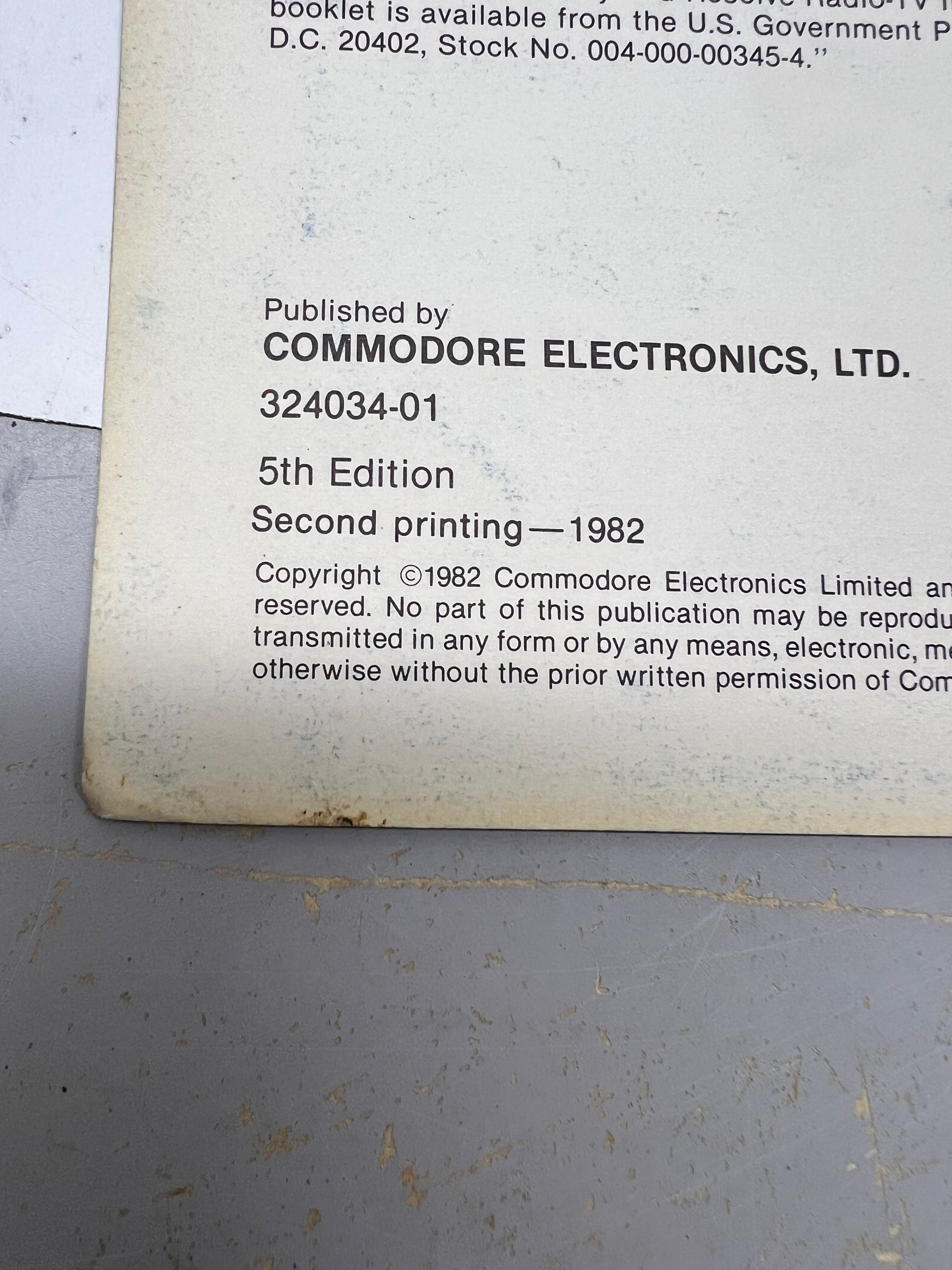 Vintage Commodore VIC-20 Computer Guide - Retro Tech Book