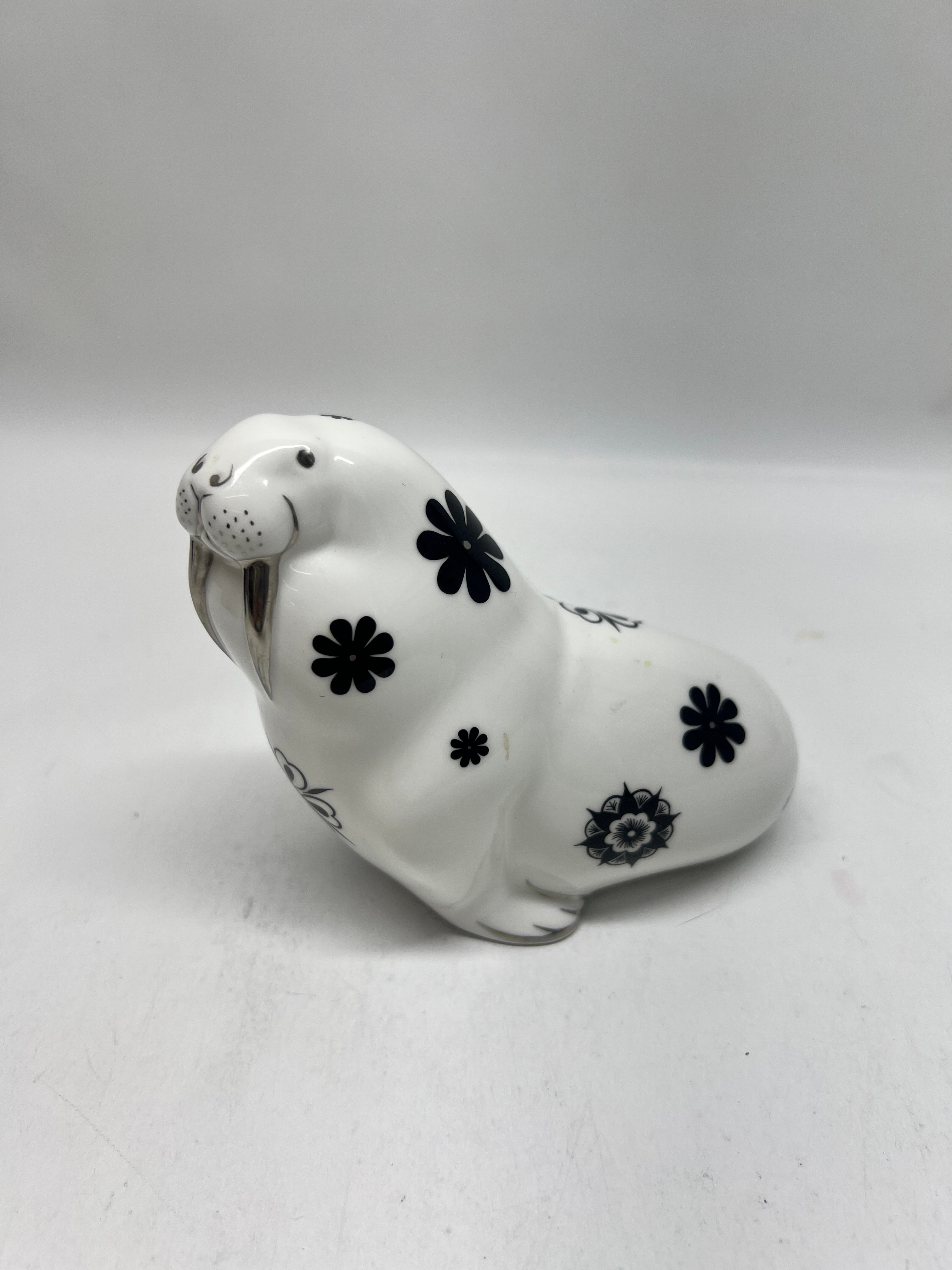 Royal Crown Derby Imari Blue Walrus Paperweight - Made in England