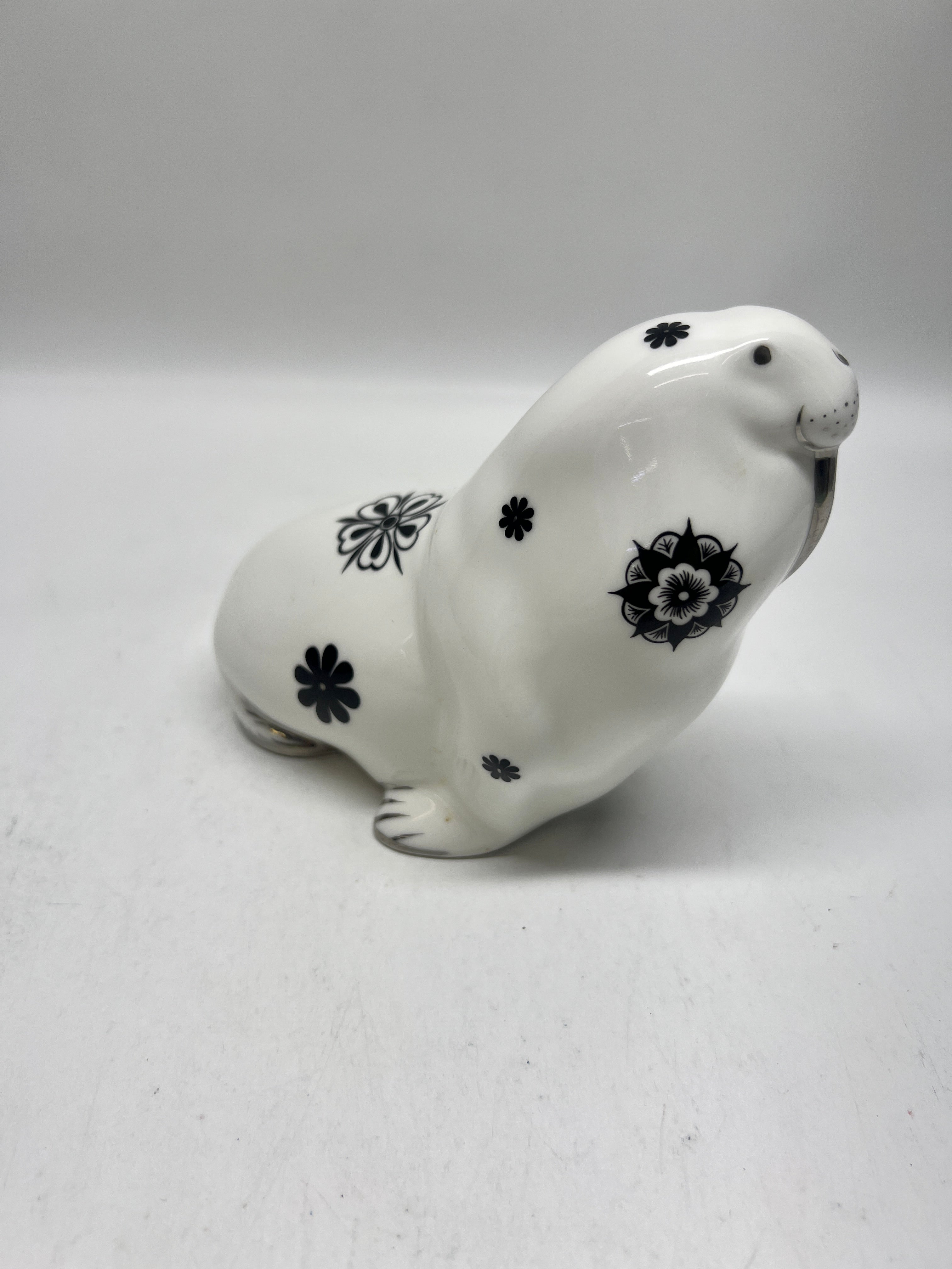 Royal Crown Derby Imari Blue Walrus Paperweight - Made in England