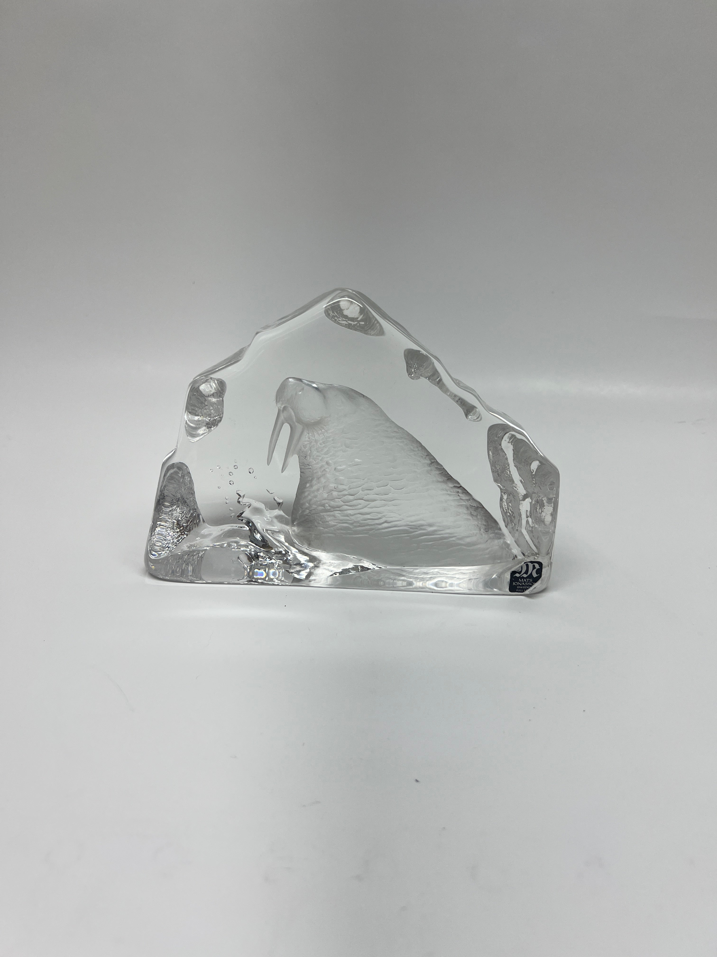 Mats Jonasson Målerås Swedish Crystal Walrus Art Glass Paperweight