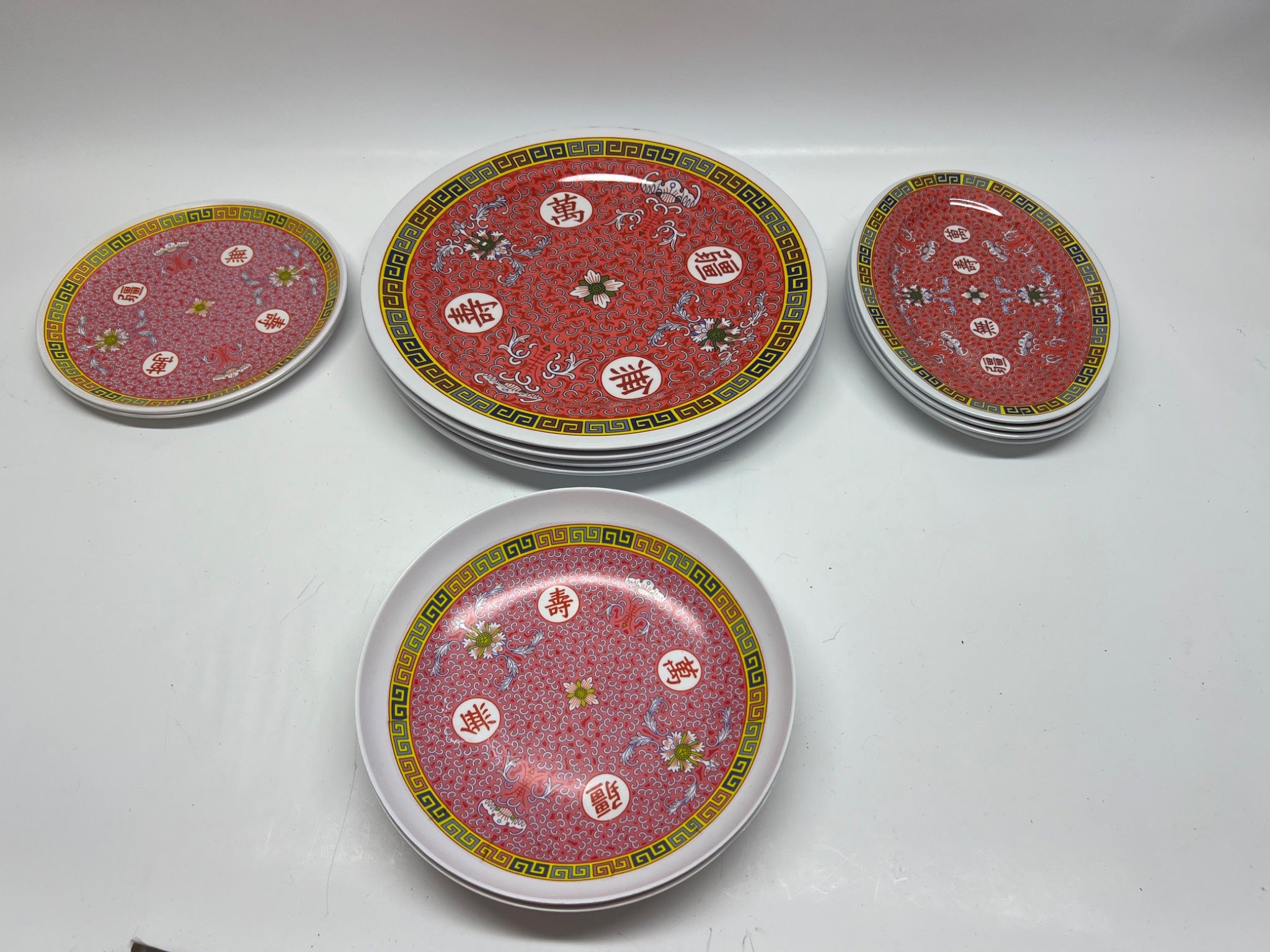 13-Piece Vintage Chinese "Longevity" Melamine Plate Set - Red